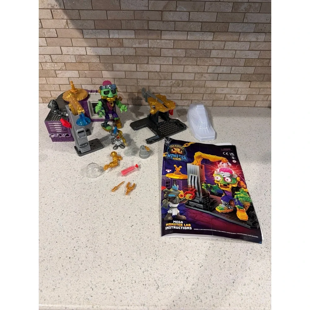 Treasure X Monster Gold Mega Monster Laboratory Set 2020. For Parts/ As Is.